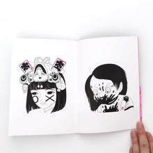 画像をギャラリービューアに読み込む, " VISITORS, VISITORS, VISITORS " 牛木匡憲