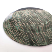 画像をギャラリービューアに読み込む, 奥山泉「しばふ猫皿」