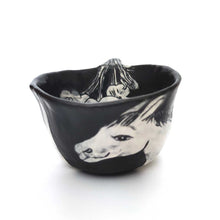 画像をギャラリービューアに読み込む, 奥山泉「カップ 白黒」