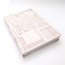 画像をギャラリービューアに読み込む, 「豊嶋康子作品集1989−2022」