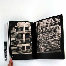 画像をギャラリービューアに読み込む, "三島喜美代 -未来への記憶"