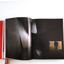 画像をギャラリービューアに読み込む, "彫刻の歴史: 先史時代から現代まで" アントニー・ゴームリー/マーティン・ゲイフォード