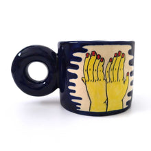 画像をギャラリービューアに読み込む, Imustan マグカップ "隙間から見る"