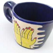 画像をギャラリービューアに読み込む, Imustan マグカップ "隙間から見る"