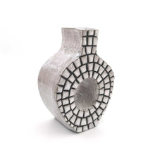 画像をギャラリービューアに読み込む, Tenko "ドーナツ・タイル花瓶 (白) "