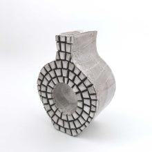 画像をギャラリービューアに読み込む, Tenko "ドーナツ・タイル花瓶 (白) "
