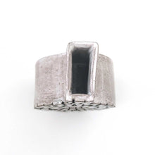 画像をギャラリービューアに読み込む, Tenko "ドーナツ・タイル花瓶 (白) "