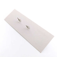 画像をギャラリービューアに読み込む, "スイッチピアス(白)" SINDENKI