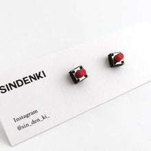 画像をギャラリービューアに読み込む, "スイッチピアス(赤)" SINDENKI