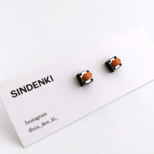 画像をギャラリービューアに読み込む, "スイッチピアス(オレンジ)" SINDENKI