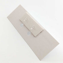 画像をギャラリービューアに読み込む, "スイッチイヤリング(黄)" SINDENKI