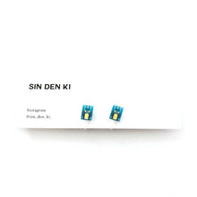 画像をギャラリービューアに読み込む, "電子基板イヤリング(青)" SINDENKI