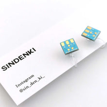 画像をギャラリービューアに読み込む, "電子基板イヤリング(水色)" SINDENKI