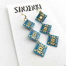 画像をギャラリービューアに読み込む, "電子基板3連ピアス(青/ゴールド)" SINDENKI