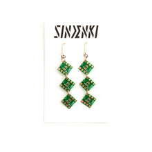 画像をギャラリービューアに読み込む, "電子基板3連ピアス(緑/ゴールド)" SINDENKI