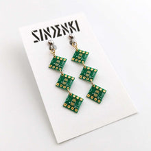 画像をギャラリービューアに読み込む, "電子基板3連イヤリング(緑)" SINDENKI