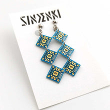 画像をギャラリービューアに読み込む, "電子基板3連イヤリング(青)" SINDENKI