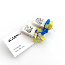 画像をギャラリービューアに読み込む, "電子部品の花瓶お花イヤリング(白)" SINDENKI