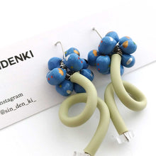画像をギャラリービューアに読み込む, "電子部品の一輪お花ピアス(青)" SINDENKI