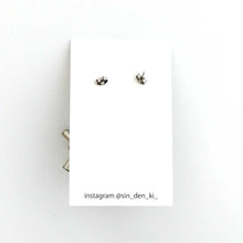 画像をギャラリービューアに読み込む, "電子部品のうねうねピアス" SINDENKI