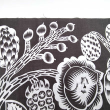 Load image into Gallery viewer, "Natsumi Noda Tenugui" Gray x White