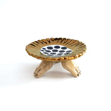 Load image into Gallery viewer, <tc>"Three legs Gold Small Plate" SANZOKU</tc>
