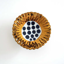 Load image into Gallery viewer, <tc>"Three legs Gold Small Plate" SANZOKU</tc>
