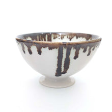 Load image into Gallery viewer, Imustan bowl &quot;hand (white)&quot;
