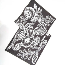 Load image into Gallery viewer, "Natsumi Noda Tenugui" Gray x White
