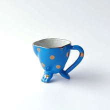 Load image into Gallery viewer, 三つ足カップ ブルー｜Three legs Cup(Blue)　ー　SANZOKU

